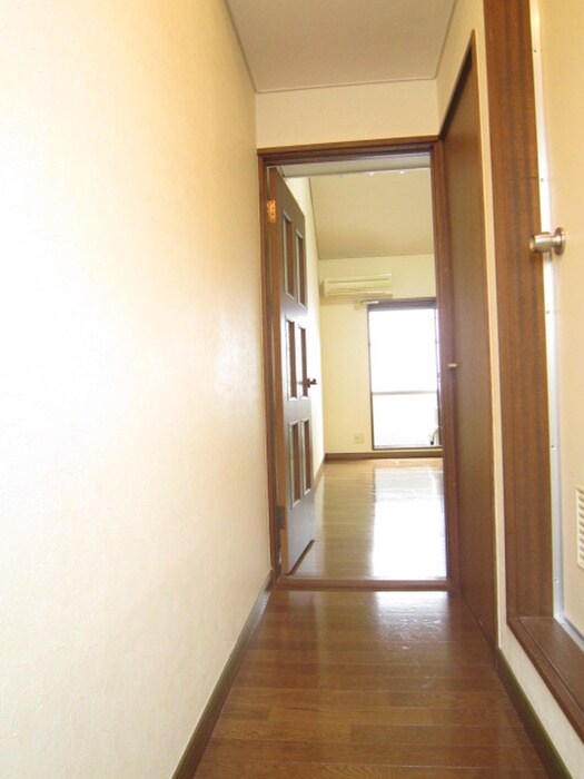 物件内観写真7　(廊下)
