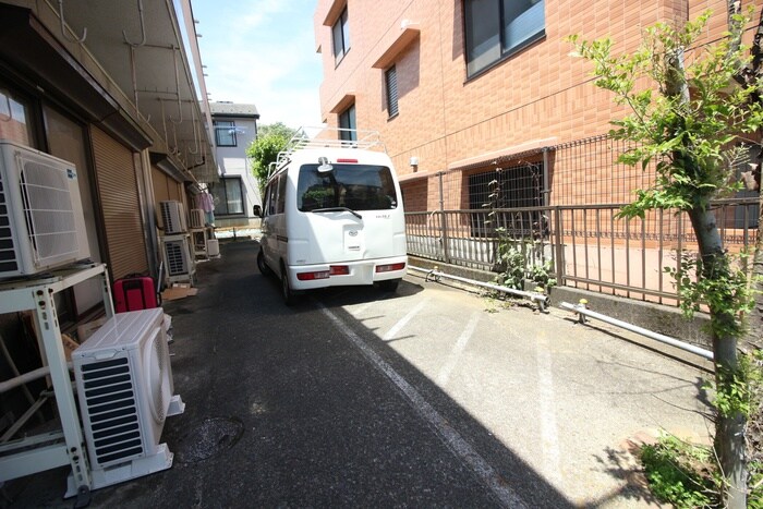 物件外観写真6　(駐車場)