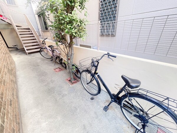 バイク置き場