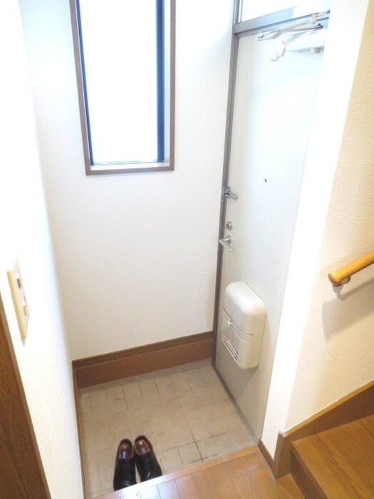 物件内観写真13　(玄関)