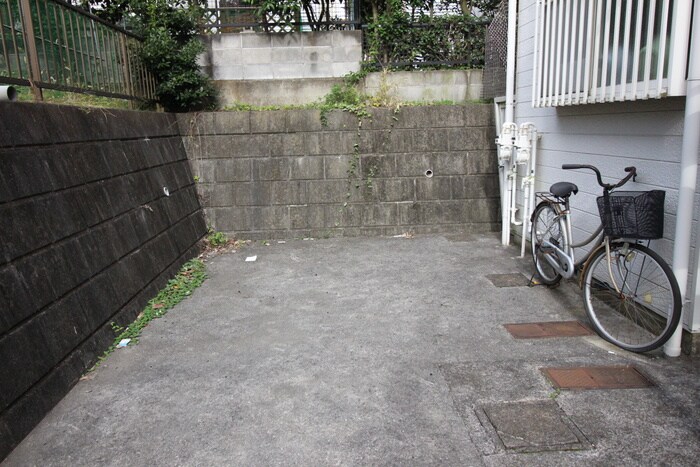 物件外観写真6　(駐輪場)