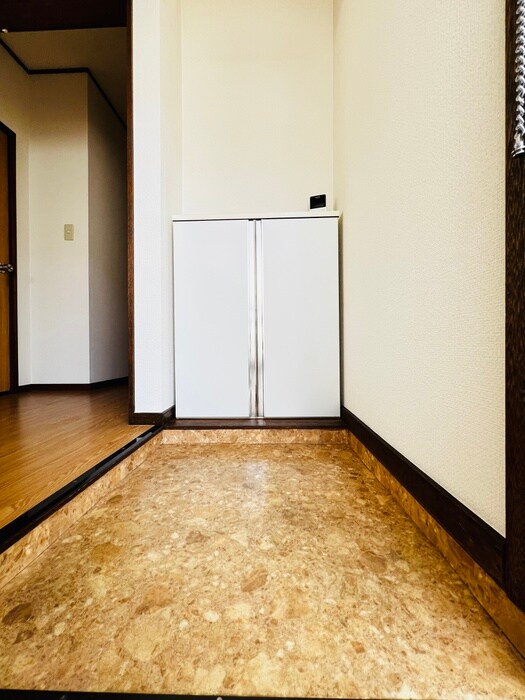 物件内観写真13　(玄関)