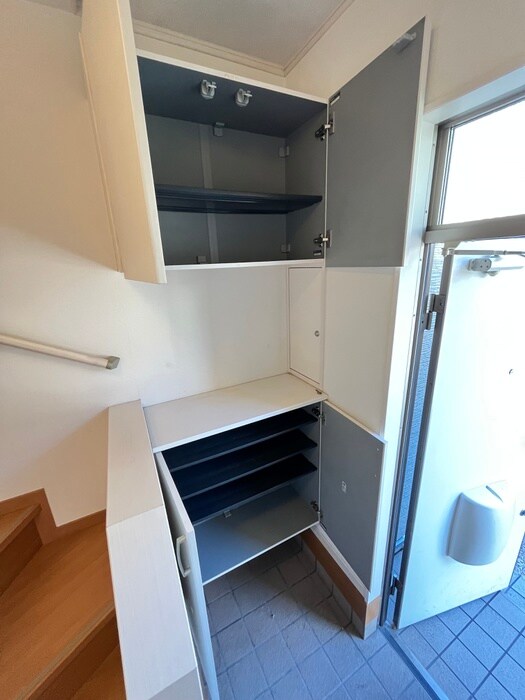 物件内観写真19　(靴箱)