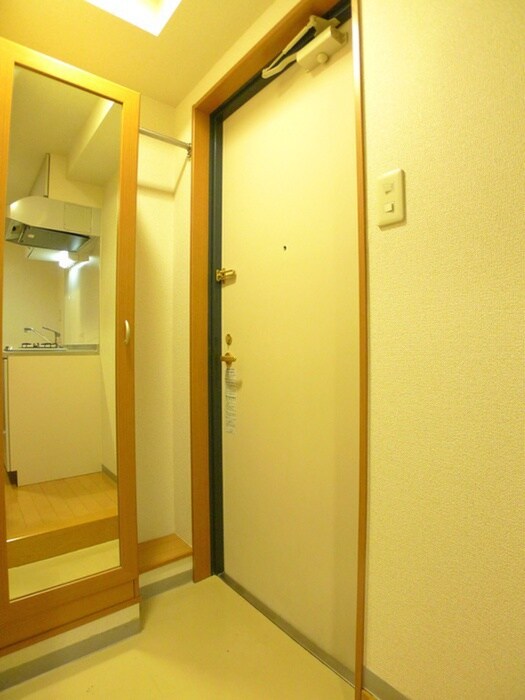 物件内観写真12　(玄関)