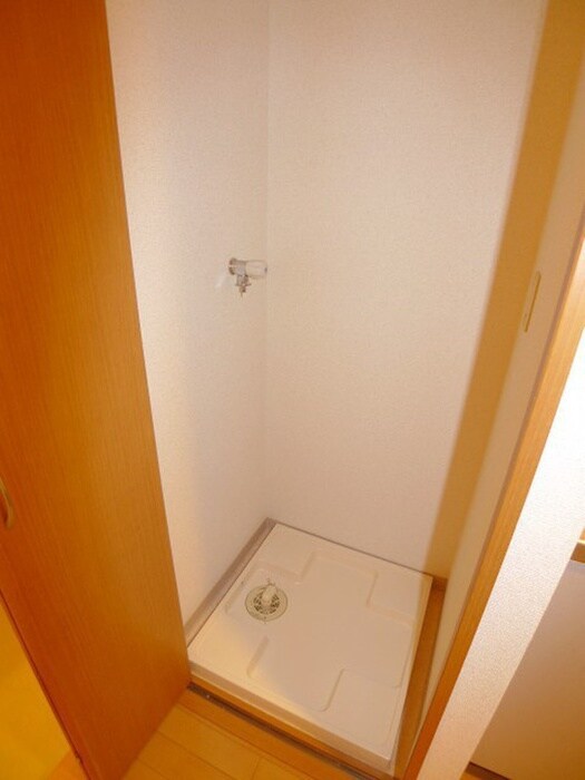 物件内観写真16　(洗濯機置場)