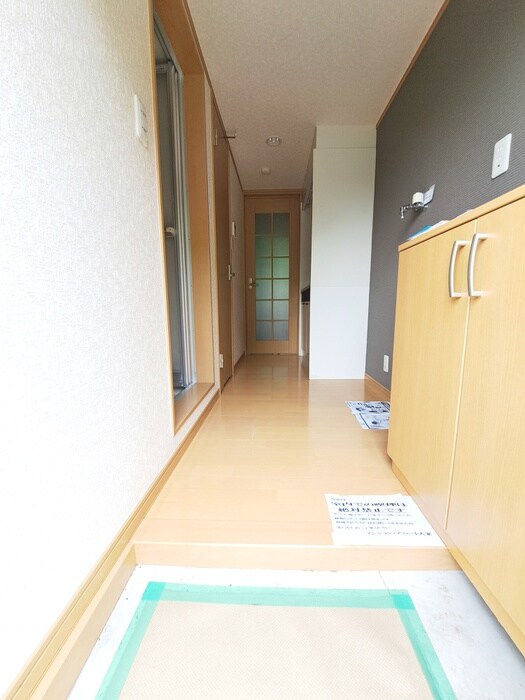 物件内観写真16　(玄関)
