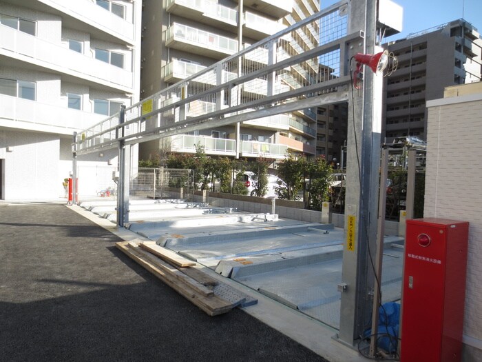 物件外観写真5　(駐車場)