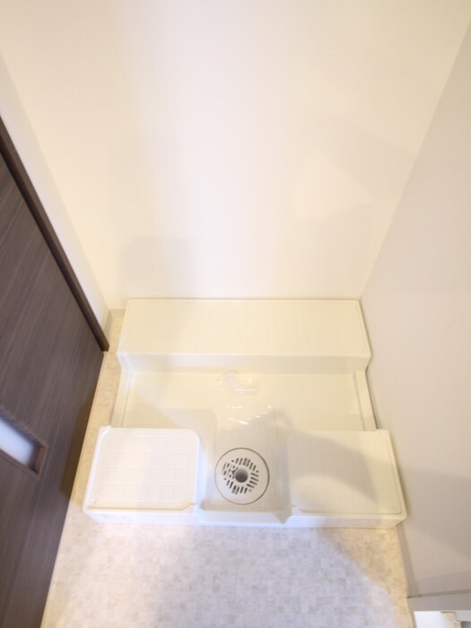 物件内観写真15　(洗濯機置場)