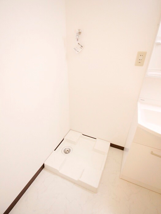 物件内観写真11　(洗濯機置場)