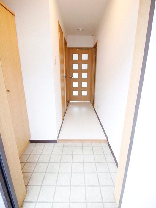 物件内観写真13　(玄関)