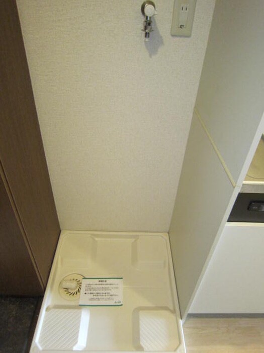 物件内観写真14　(洗濯機置場)