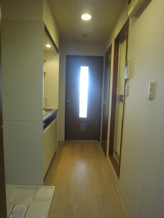 物件内観写真16　(廊下)