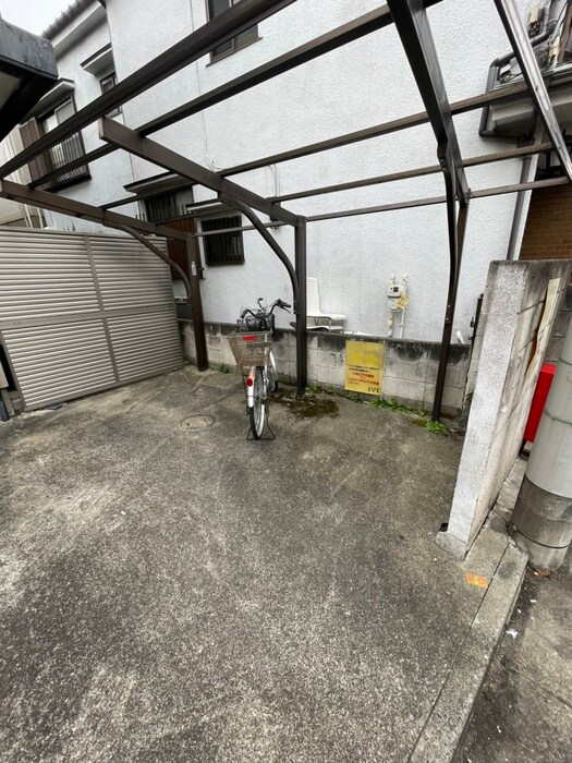 物件外観写真3　(駐輪場)