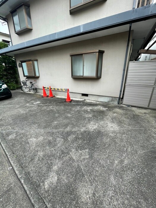 物件外観写真6　(エントランス部分)