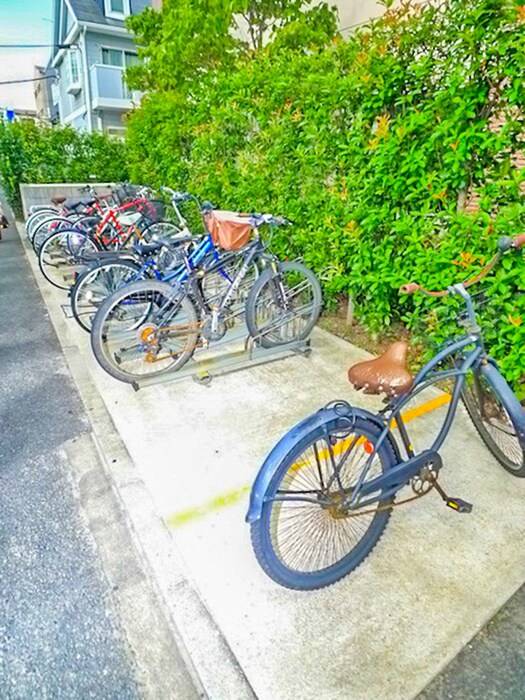 物件外観写真5　(駐輪場)