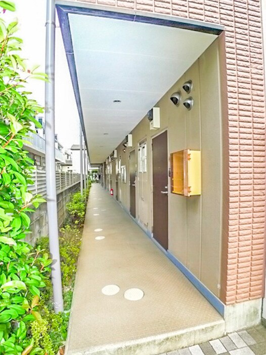 物件外観写真6　(エントランス部分)