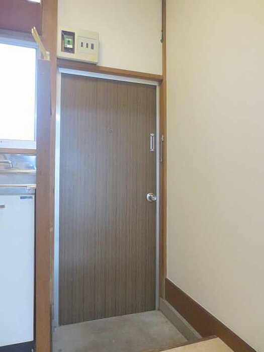 物件内観写真12　(玄関)