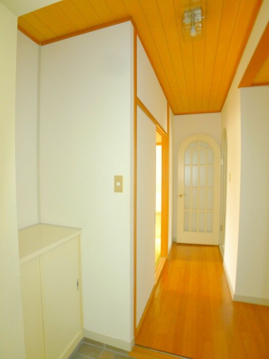 物件内観写真16　(廊下)