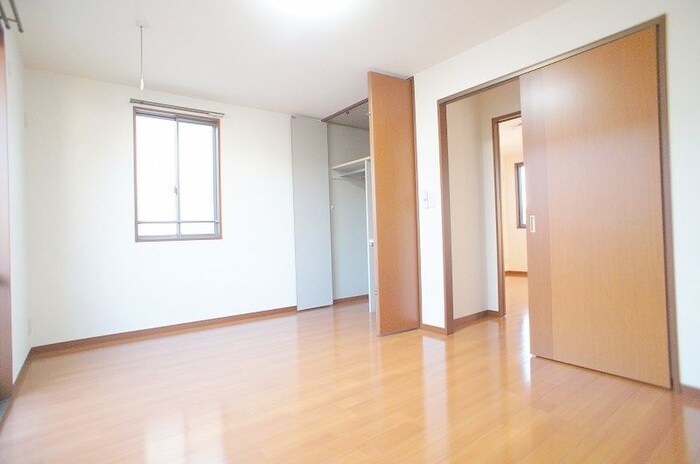 物件内観写真7　(室内からの展望)