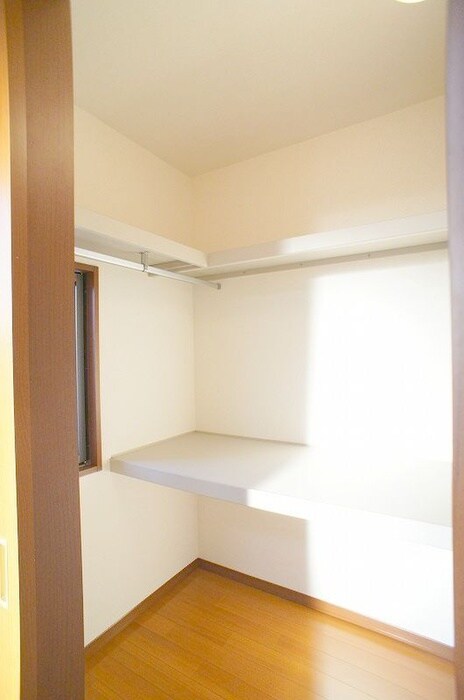 物件内観写真12　(収納)