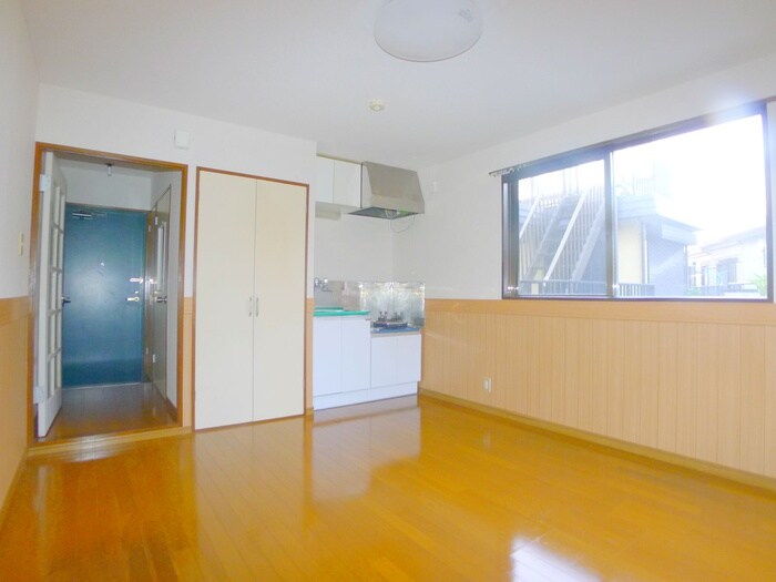 物件内観写真8　(室内からの展望)