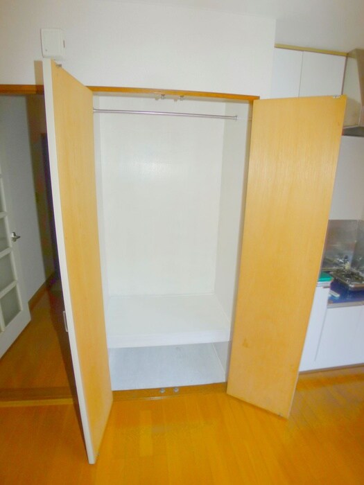 物件内観写真12　(収納)