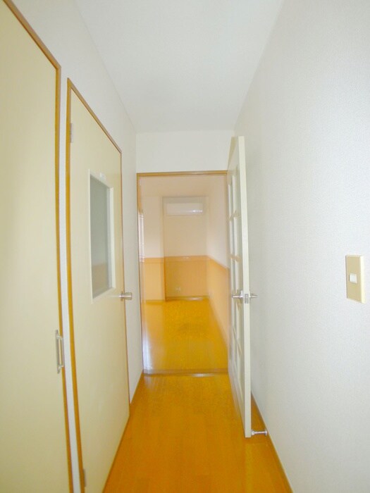 物件内観写真15　(廊下)