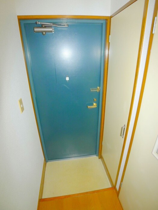 物件内観写真16　(玄関)