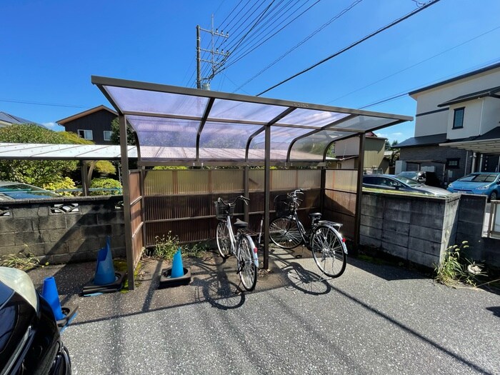 物件外観写真4　(駐輪場)