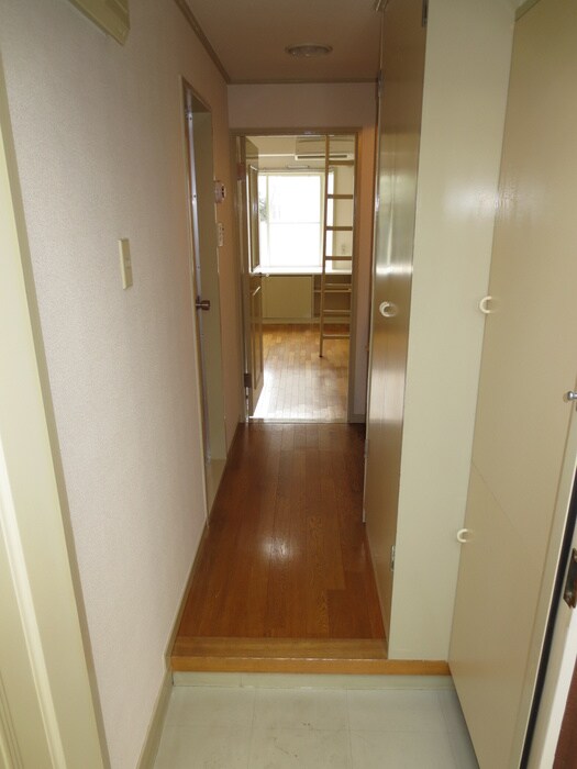 物件内観写真13　(廊下)