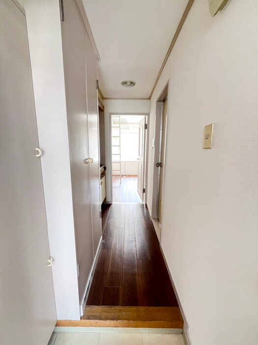 物件内観写真14　(廊下)