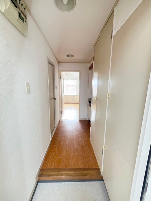 物件内観写真14　(廊下)