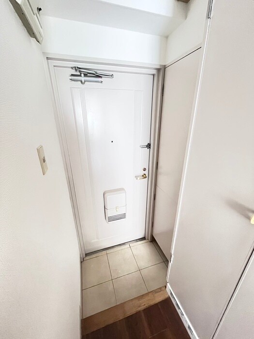 物件内観写真15　(玄関)