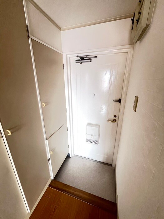 物件内観写真15　(玄関)