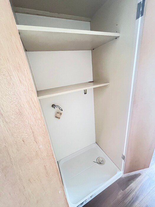 物件内観写真16　(洗濯機置場)