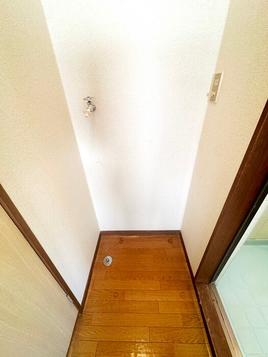 物件内観写真13　(洗濯機置場)