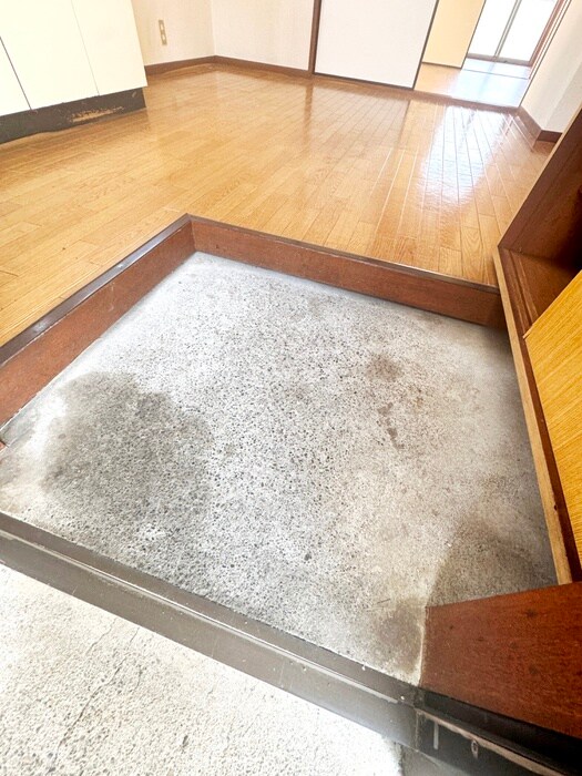 物件内観写真15　(玄関)