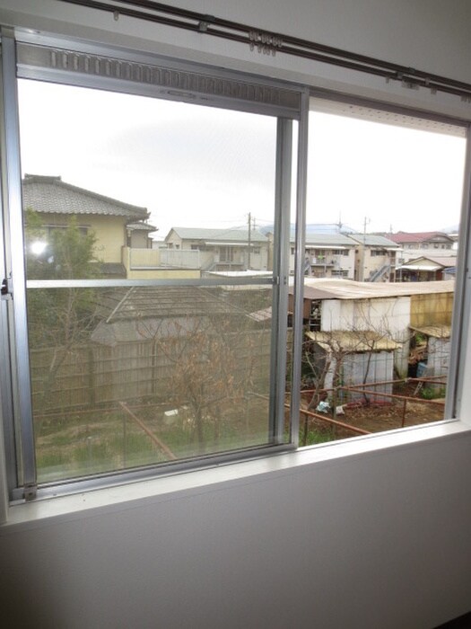 物件内観写真12　(室内からの展望)