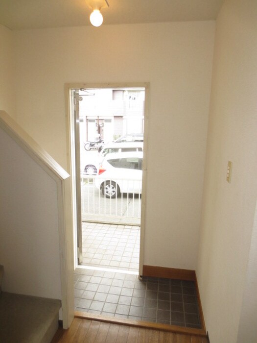 物件内観写真14　(玄関)