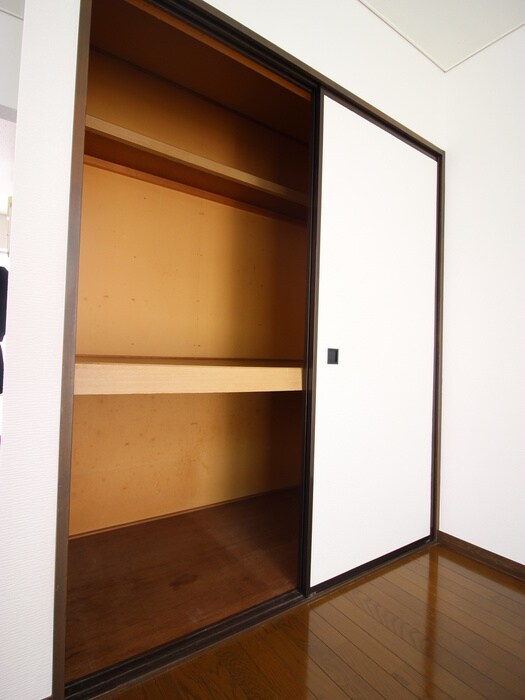 物件内観写真11　(収納)