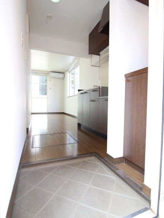 物件内観写真13　(玄関)