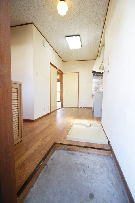 物件内観写真7　(玄関)