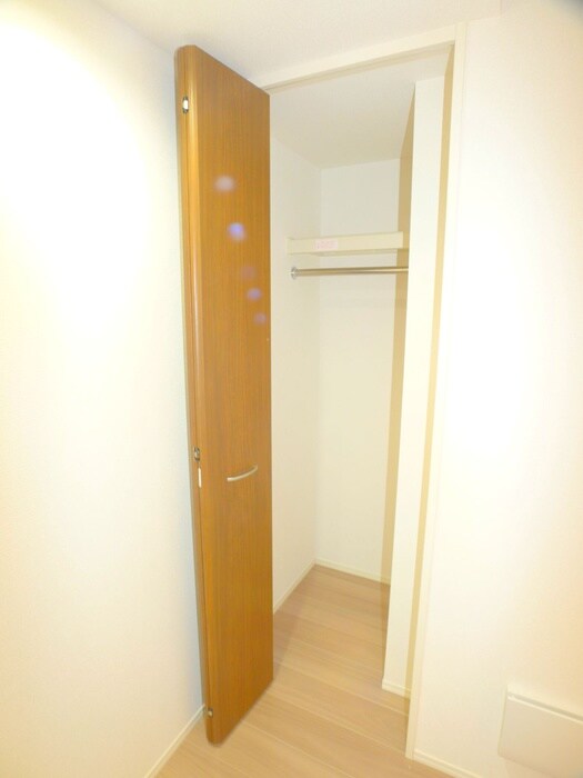 物件内観写真12　(収納)