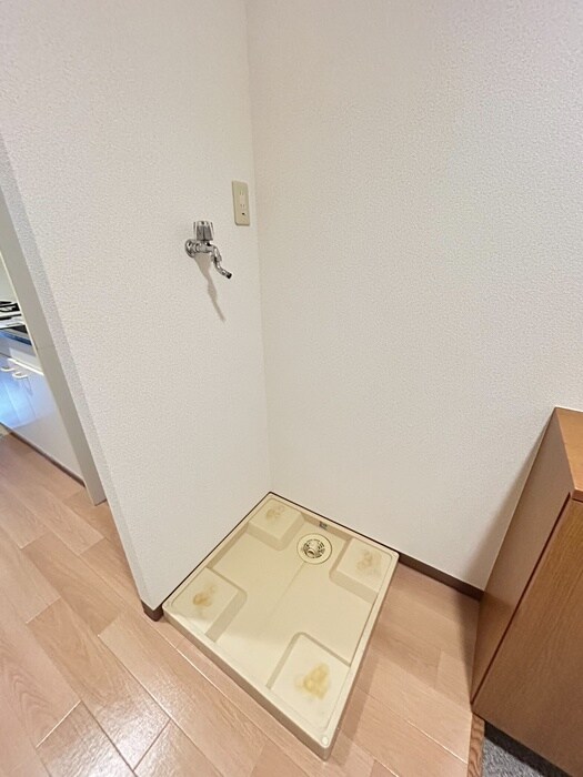 物件内観写真15　(洗濯機置場)