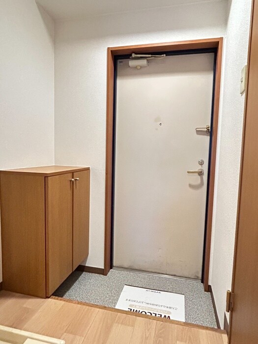 物件内観写真17　(玄関)