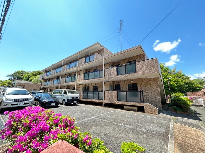 物件外観写真2　(駐車場)