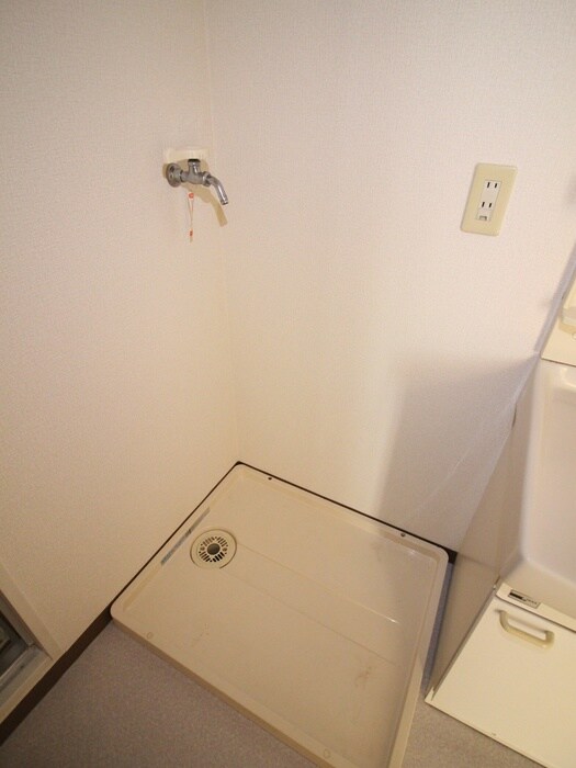 物件内観写真14　(洗濯機置場)