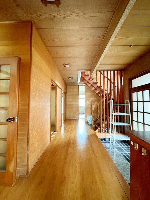 物件内観写真12　(廊下)