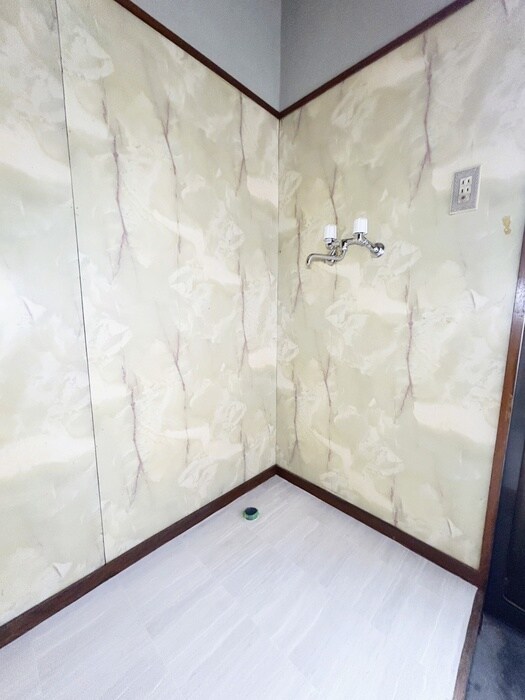 物件内観写真16　(洗濯機置場)