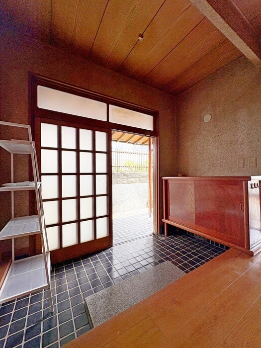 物件内観写真18　(玄関)